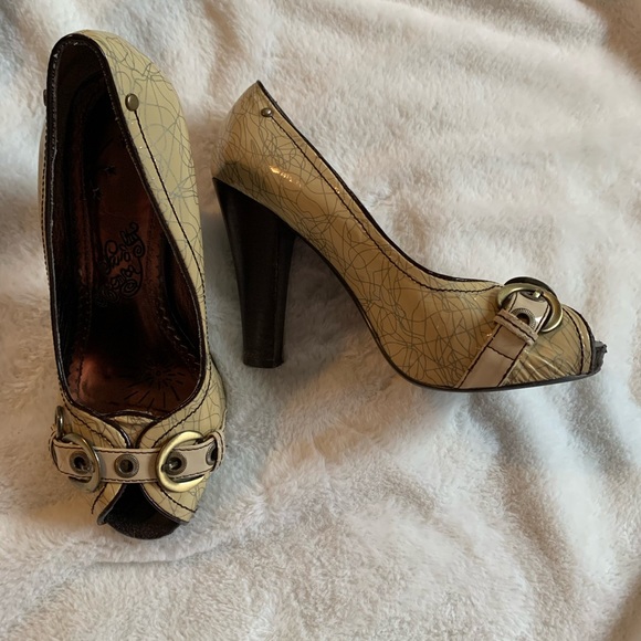 Naughty Monkey peep toe 4 inch heels, sz 8 - Picture 3 of 11